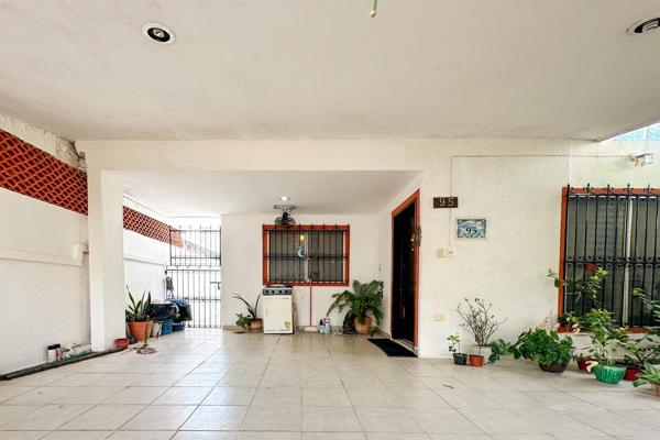 Foto de inmueble en calle 17 #50c, Col. Chuburna de Hidalgo C.P. 97205, Mérida
