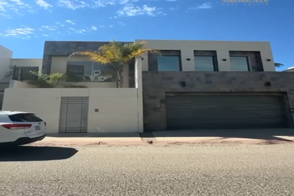 Foto de inmueble en Av Del Bosque, Hacienda Agua Caliente, Tijuana, B.C., Col. Hacienda Agua Caliente C.P. 22030, Tijuana