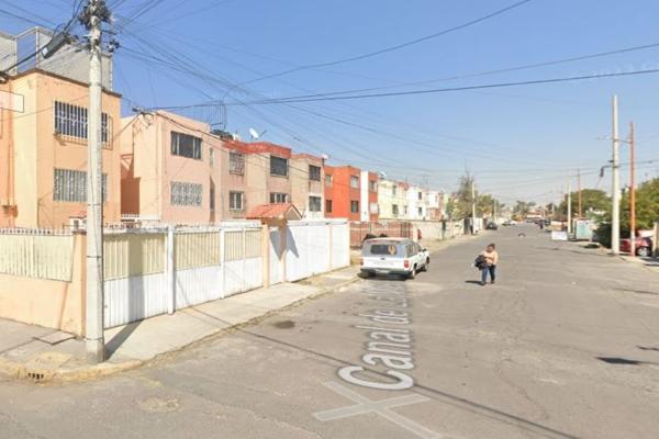 Foto de inmueble en Canal de La Mancha 200 #200, Col. Av. Central CROC C.P. 55294, Ecatepec de Morelos