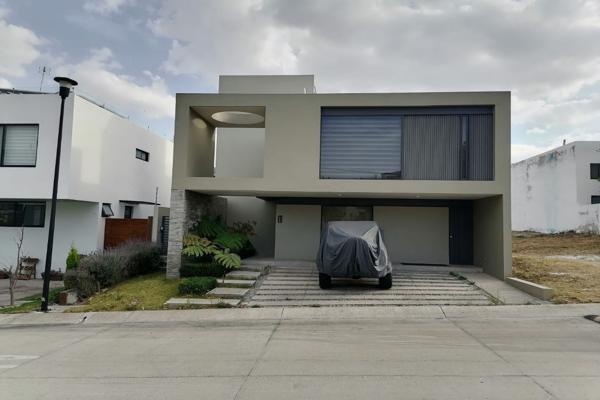 Foto de inmueble en AVENIDA PROLONGACION MARIANO OTERO  #5, Col. Los Robles C.P. 45134, Zapopan