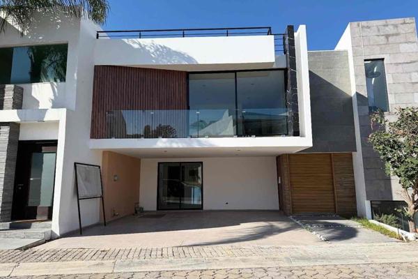 Foto de inmueble en Cto. Lomas de Angelópolis, Lomas de Angelópolis, 72830 San Bernardino Tlaxcalancingo, Pue., Col. La Vista Contry Club C.P. 72830, San Andrés Cholula