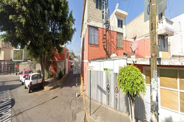 Foto de inmueble en Unidad Nacional, Col. La Esperanza C.P. 09910, Iztapalapa