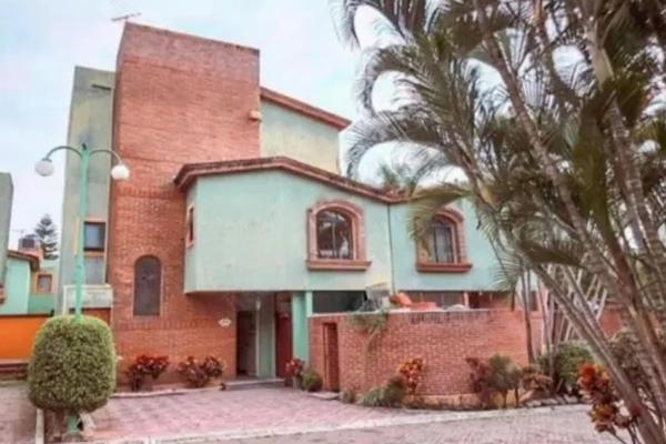 Foto de inmueble en Av. Cuauhtémoc 45, Amatitlán, 62490 Cuernavaca, Mor. #45, Col. Palmira Tinguindin C.P. 62490, Cuernavaca