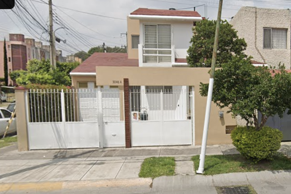 Foto de inmueble en Calle Felipe Zetter 3046A #3046A, Col. Paseos del Sol C.P. 45079, Zapopan