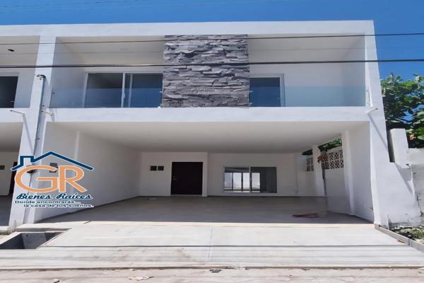 Foto de inmueble en Avenida Francisco Sarabia, Col. Loma Del Gallo C.P. 89460, Ciudad Madero