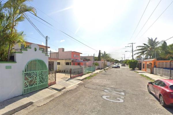 Foto de inmueble en Calle 21, Col. Jardines de Miraflores C.P. 97168, Mérida