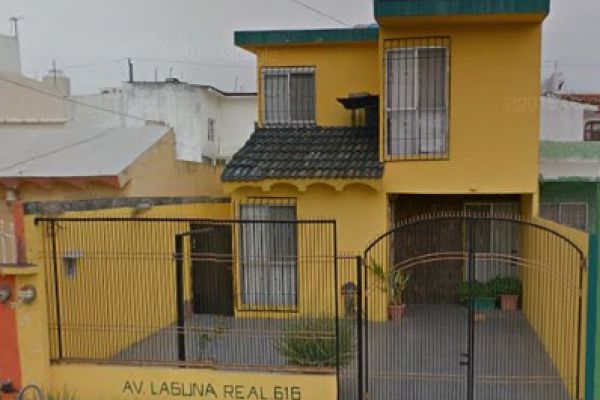 Foto de inmueble en AV LAGUNA REAL #616, Col. Ampliación Cuauhtémoc C.P. 91790, Veracruz