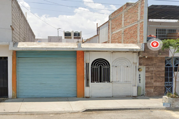 Foto de inmueble en Cordillera de los Andes #2086, Col. La Loma C.P. 76116, Querétaro
