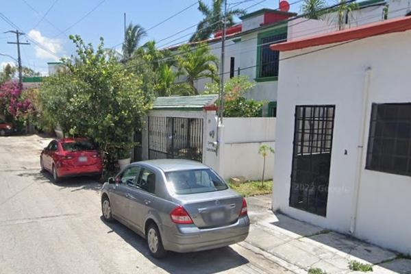 Foto de inmueble en Calle Halacho , Col. Supermanzana 50 C.P. 77533, Benito Juárez