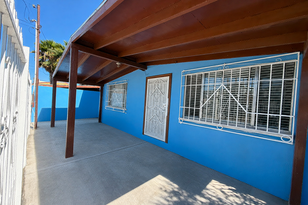 Foto de inmueble en aluminio, Col. Los Álamos C.P. 22110, Tijuana