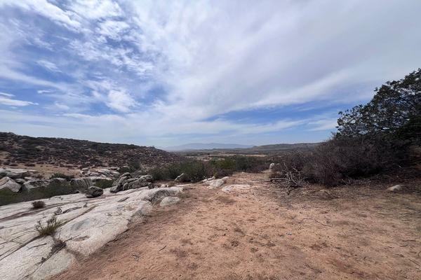 Foto de inmueble en , Col. Valle de las Palmas C.P. 21500, Tecate