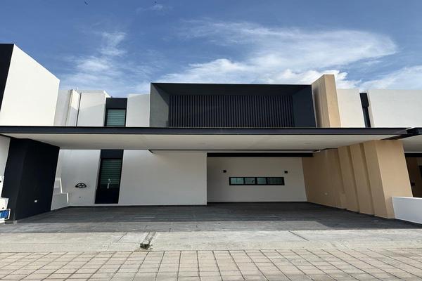 Foto de inmueble en Coral, Col. Residencial del Lago C.P. 24158, Carmen