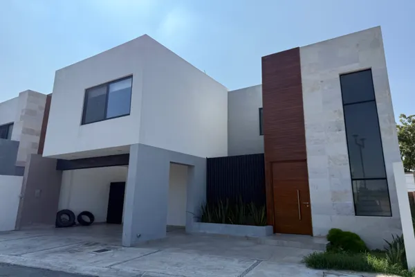 Foto de inmueble en Ramón Flores peña, Col. Los Siller C.P. 25204, Saltillo