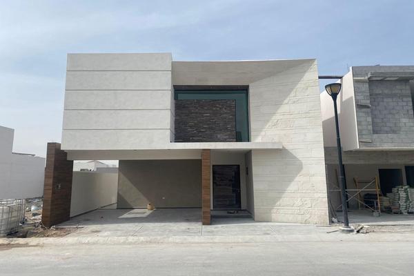 Foto de inmueble en EN Venta, Casa  DE 4 Recámaras, Real DE Torrecillas, Col. Real de Torrecillas Residencial C.P. 25298, Saltillo