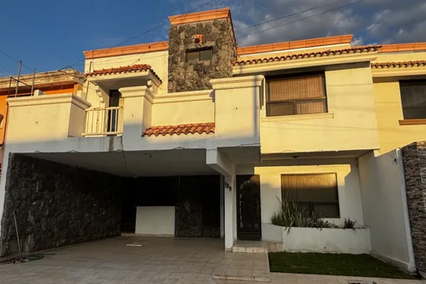 Foto de inmueble en paseo frondoso #129, Col. Residencial Frondoso C.P. 27105, Torreón
