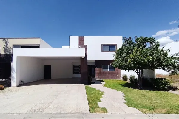 Foto de inmueble en Av. San Armando #2, Col. San Armando C.P. 27400, Torreón
