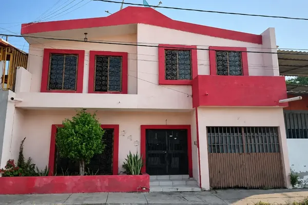 Foto de inmueble en Valentín Gómez Farías #249, Col. Colima Centro C.P. 28000, Colima