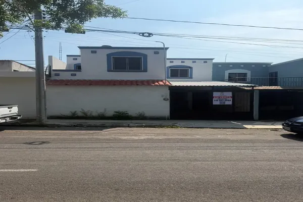 Foto de inmueble en Av. Republica #352, Col. Jardines de La Estancia C.P. 28047, Colima