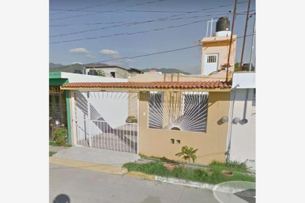 Foto de inmueble en Gladiola #11, Col. Jardines de Santiago C.P. 28864, Manzanillo