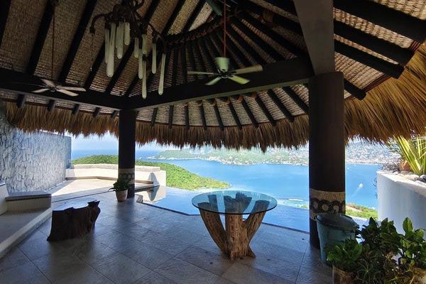 Foto de inmueble en Cerró del vigía, Col. La Ropa C.P. 40895, Zihuatanejo de Azueta