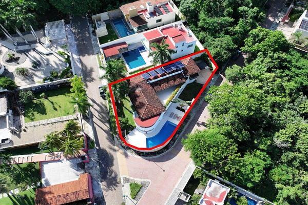 Foto de inmueble en Cerrada de las Alondras, Col. Marina Ixtapa C.P. 40880, Zihuatanejo de Azueta