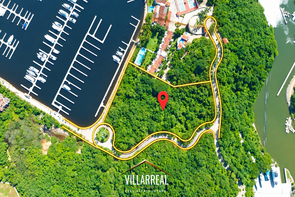 Foto de inmueble en MARINA, Col. Marina Ixtapa C.P. 40880, Zihuatanejo de Azueta