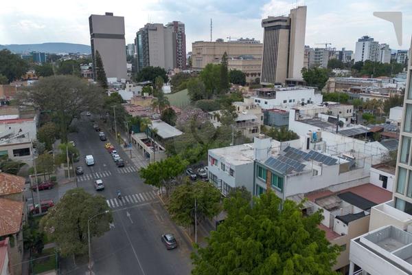 Foto de inmueble en Avenida De La Paz 2400 , Arcos Vallarta, Guadalajara, Jalisco, Col. Arcos Vallarta C.P. 44130, Guadalajara