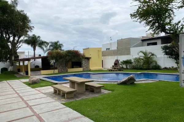 Foto de inmueble en Sin nombre de calle, Col. Bugambilias C.P. 45238, Zapopan
