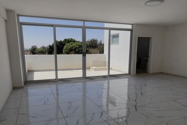 Foto de inmueble en Avenida 18 de Marzo, Col. Del Carmen C.P. 47690, Tepatitlán de Morelos