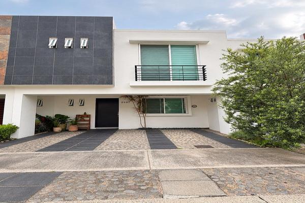 Foto de inmueble en Av. Valle de ameca, Col. Jardines Del Valle C.P. 45138, Zapopan