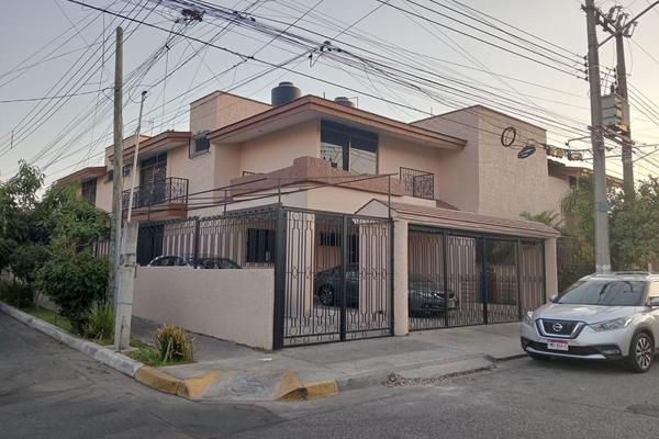 Foto de inmueble en Calle Isla Filipinas #2207, Col. Jardines de La Cruz 1a. Sección C.P. 44950, Guadalajara
