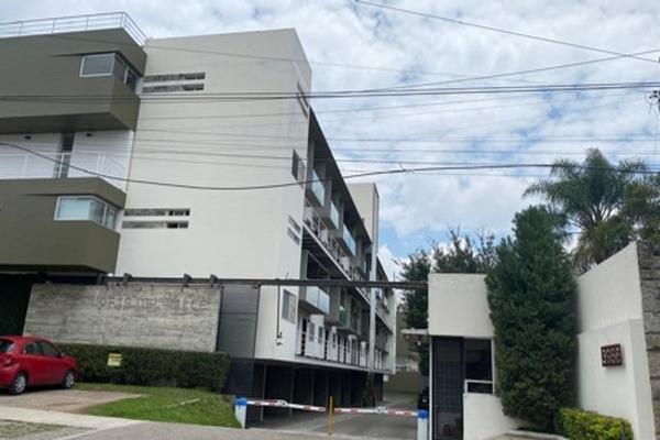 Foto de inmueble en Paseo Lomas Altas  #3986, Col. Lomas Del Valle C.P. 45129, Zapopan