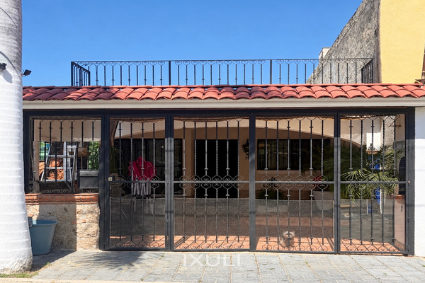 Foto de inmueble en av agricola, Col. Parques de Santa María C.P. 45609, San Pedro Tlaquepaque