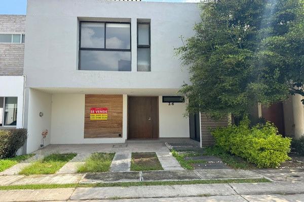 Foto de inmueble en Blvd Santillana, Col. Paseos Universidad C.P. 45016, Zapopan