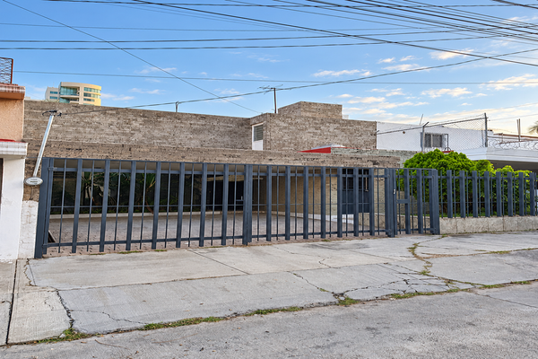 Foto de inmueble en Jose Enrique Rodo, Col. Prados de Providencia C.P. 44670, Guadalajara