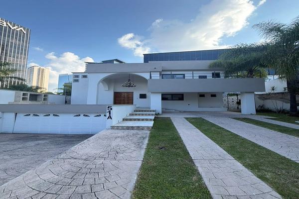 Foto de inmueble en Av Acueducto, Col. Puerta de Hierro C.P. 45116, Zapopan