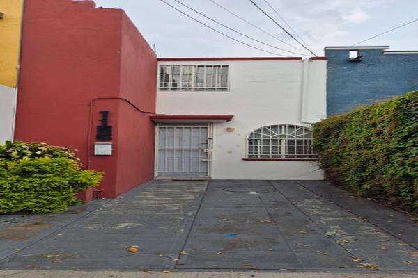Foto de inmueble en Calle Misión de Santo Tomás Zapopan #1115, Col. Residencial Haciendas Guadalupe C.P. 45036, Zapopan