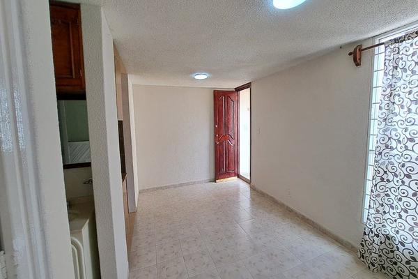 Foto de inmueble en Valle de Cuitzeo, Col. Fuentes de Aragón C.P. 55248, Ecatepec de Morelos
