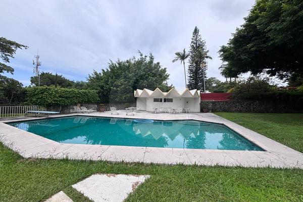Foto de inmueble en La Escondida 100, Col. Ahuatepec C.P. 62300, Cuernavaca