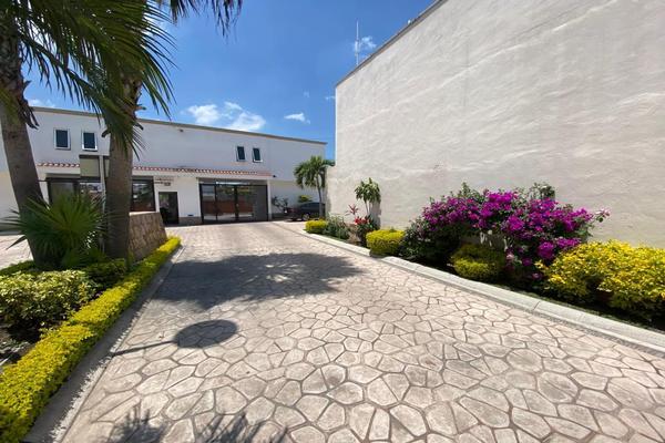 Foto de inmueble en De Las Flores, Centro, 62550 Jiutepec, Mor., Col. Centro Jiutepec C.P. 62550, Jiutepec