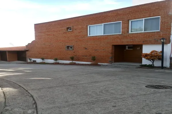 Foto de inmueble en Circuito Panorámico Bugambilia #48, Col. Lomas de Ahuatlán C.P. 62130, Cuernavaca