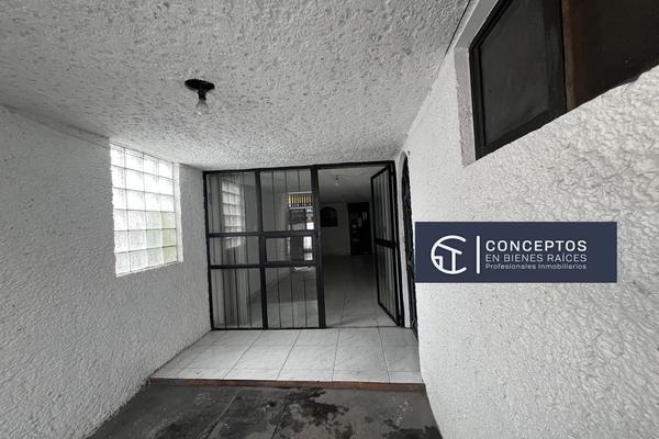 Foto de inmueble en Avenida Océano Pacífico, Col. Lomas Lindas I Sección C.P. 52947, Atizapán de Zaragoza