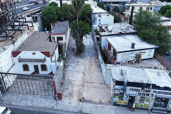 Foto de inmueble en AVE. CHAPULTEPEC, Col. Buenos Aires C.P. 64800, Monterrey