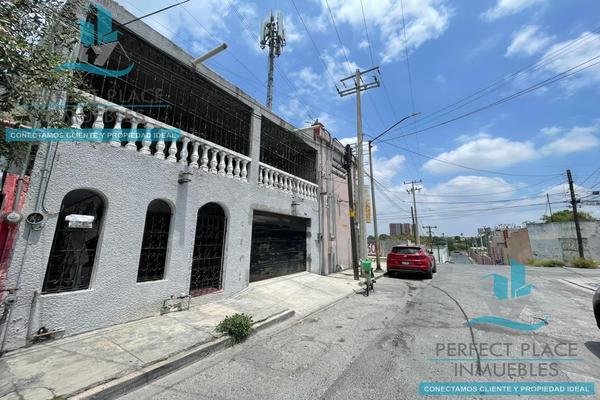 Foto de inmueble en Casa CON USO Comercial EN Venta - Centro DE Guadalupe, Col. Ciudad Guadalupe Centro C.P. 67100, Guadalupe