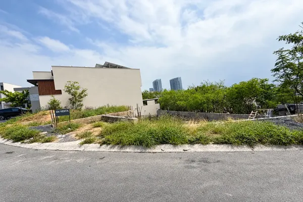 Foto de inmueble en Sin nombre de calle, Col. Colinas del Valle C.P. 64650, Monterrey