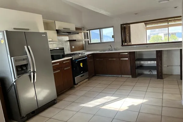Foto de inmueble en Sin nombre de calle, Col. Comercial Alpino Chipinque C.P. 66295, San Pedro Garza García