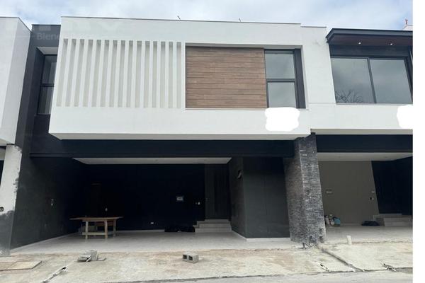 Foto de inmueble en Casa en Venta en Col. Brisas del Vergel: El Barro, Carretera Nacional., Col. El Barro C.P. 64997, Monterrey