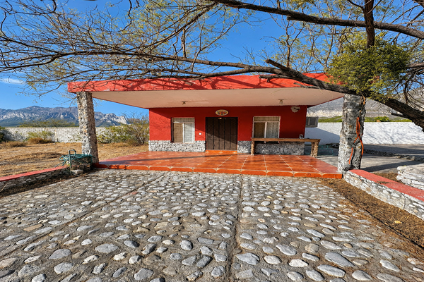 Foto de inmueble en , Col. La Huasteca 3 C.P. 66354, Santa Catarina