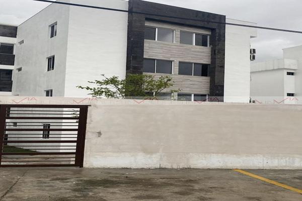 Foto de inmueble en Las Cumbres, Col. Las Cumbres 1 Sector C.P. 64610, Monterrey