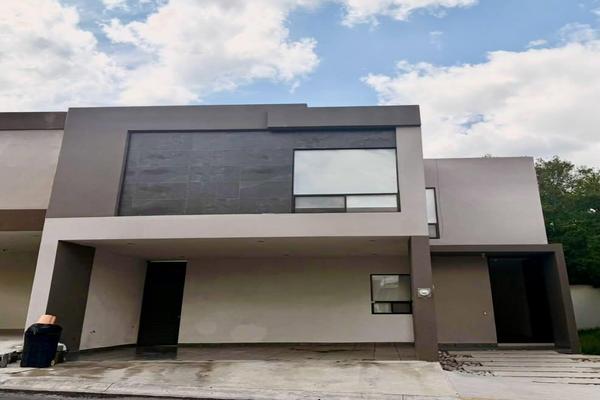 Foto de inmueble en Guaxuco Santiago NL, Col. Los Rodriguez C.P. 67300, Santiago